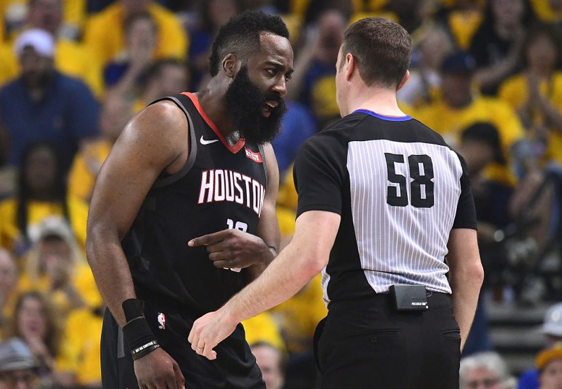  篮球裁判新规实施，防守三秒规则收紧