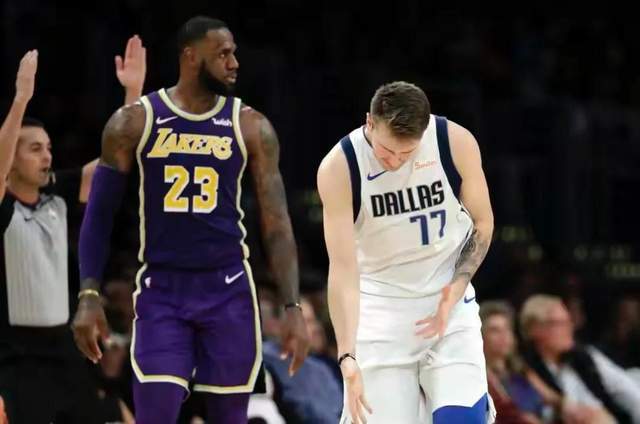  独行侠东契奇妙传引领进攻高潮