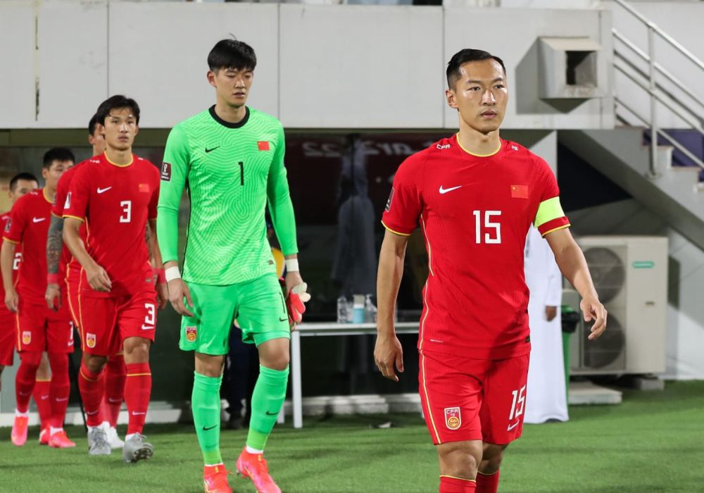  法国甲組足球聯賽呈现群雄逐鹿格局榜首多次易主