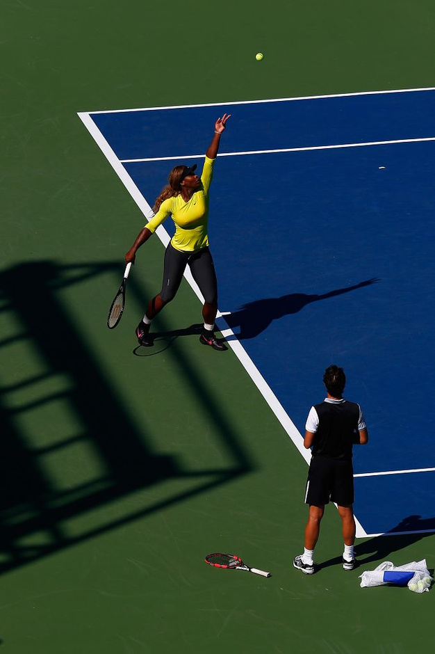  发球测速仪刷新纪录，萨弗林卡轰出二百一十公里极速  