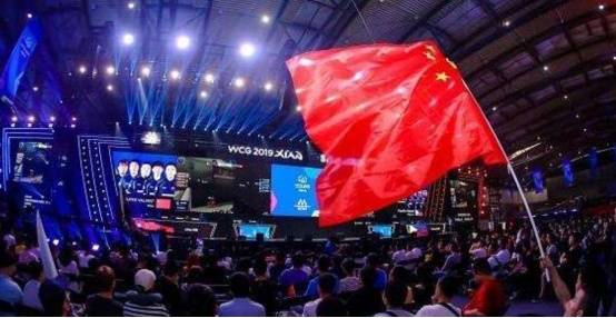  电竞模拟器普及，普通玩家也能体验职业赛场